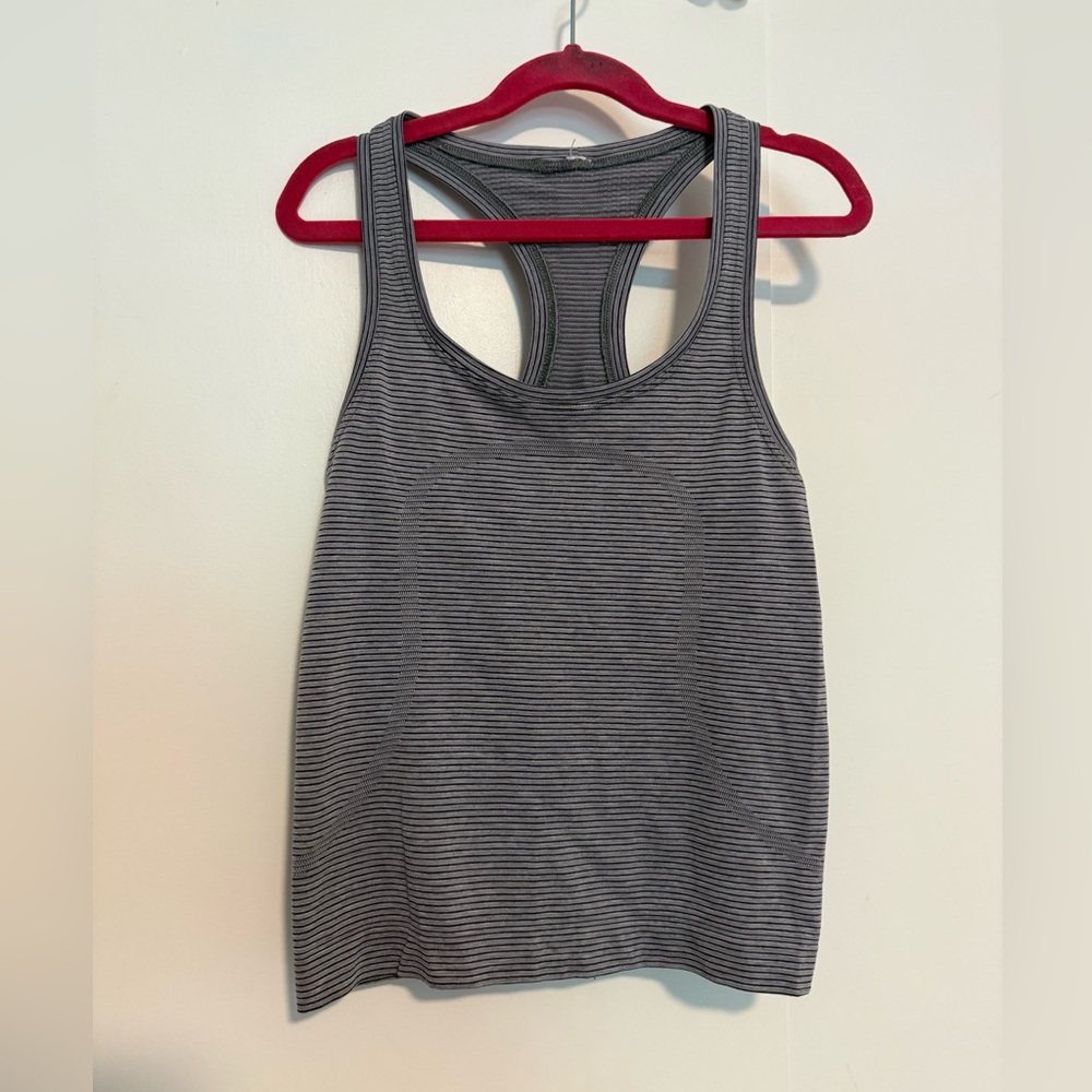EUC Lululemon tank top size 2